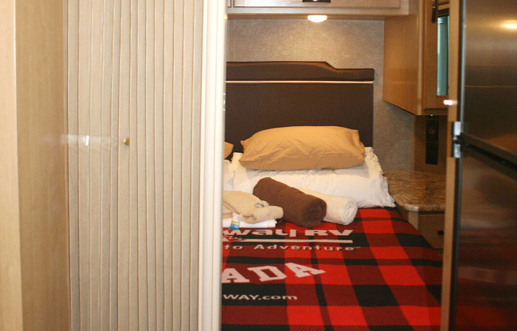 Class C Motorhome-XLarge (C-XLarge), , hi-res image number 9